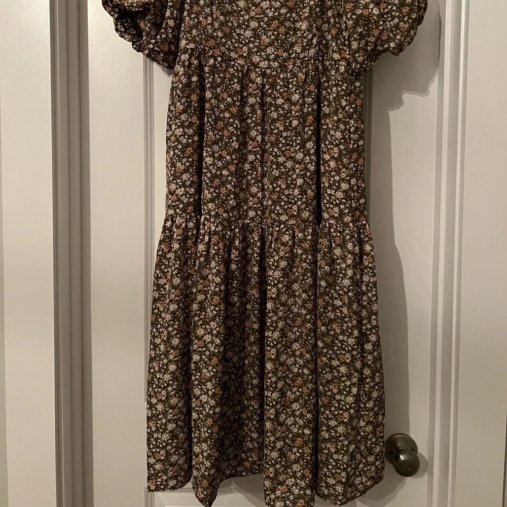 Carly Jean Los Angeles Olive Floral Midi Dress - Picture 2 of 4